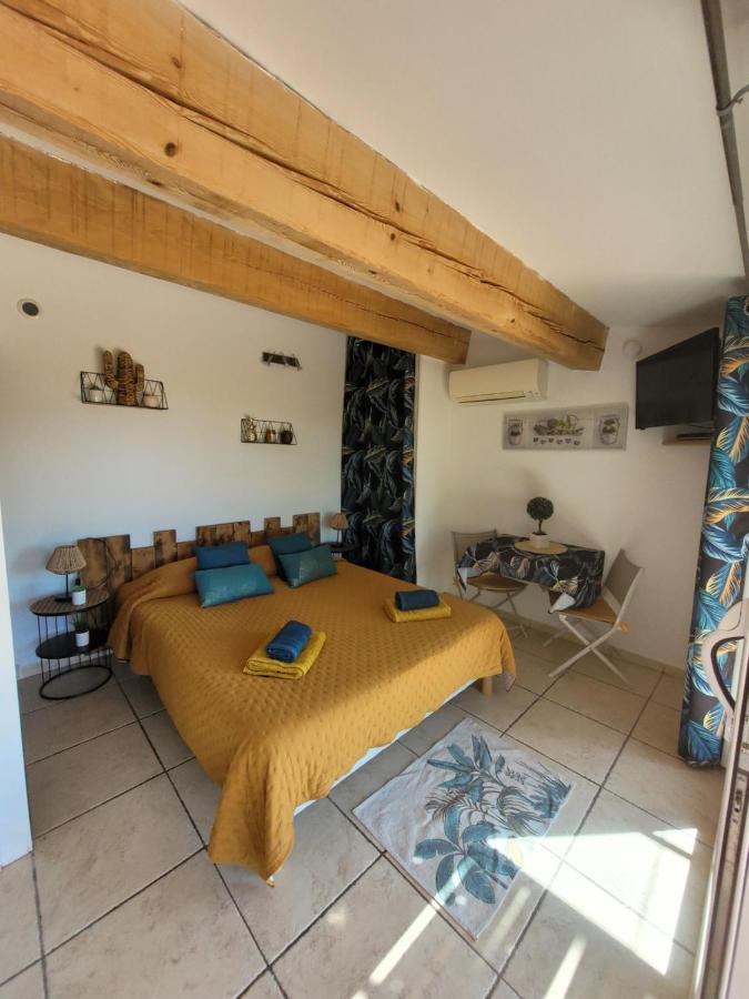 Studio Dans Maisonnette En Pierre Le Castellet  Extérieur photo